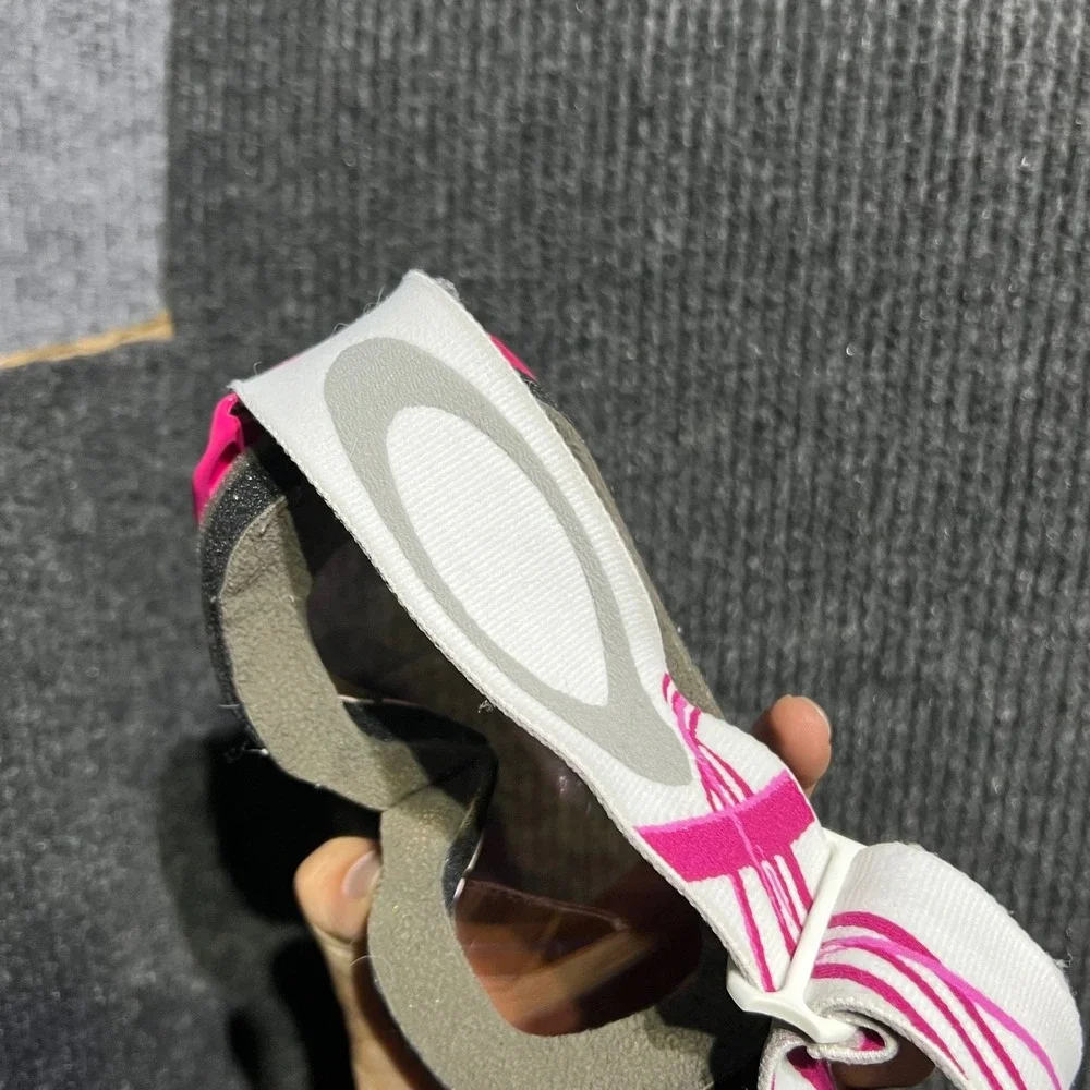 Oakley Elevate Snow Goggles OS Pink White Ski Snowboard Breast Cancer Awareness